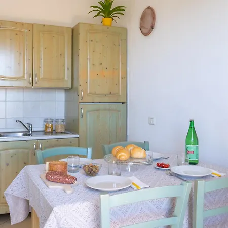 Apartment Borgo Di Badesi